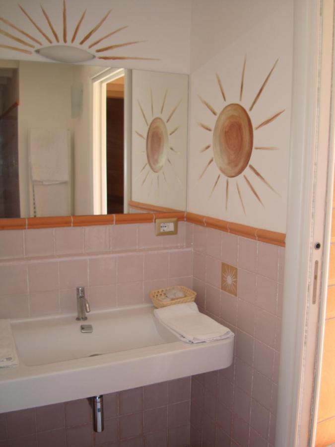 Country Resort Capo Nieddu Santa Caterina Di Pittinuri  Bilik gambar