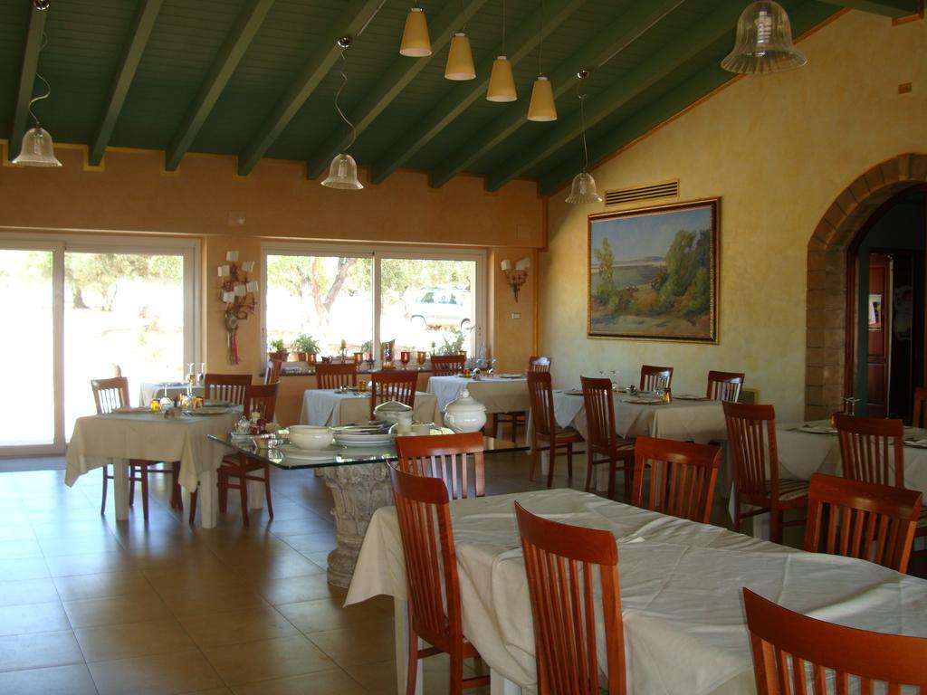 Country Resort Capo Nieddu Santa Caterina Di Pittinuri  Luaran gambar