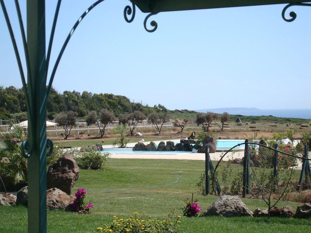Country Resort Capo Nieddu Santa Caterina Di Pittinuri  Luaran gambar