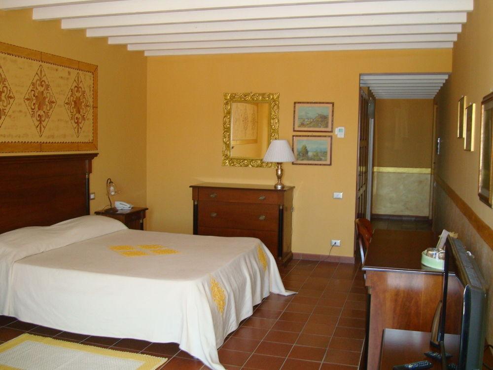 Country Resort Capo Nieddu Santa Caterina Di Pittinuri  Luaran gambar