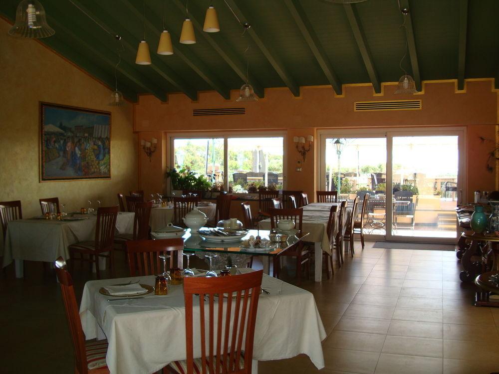 Country Resort Capo Nieddu Santa Caterina Di Pittinuri  Luaran gambar