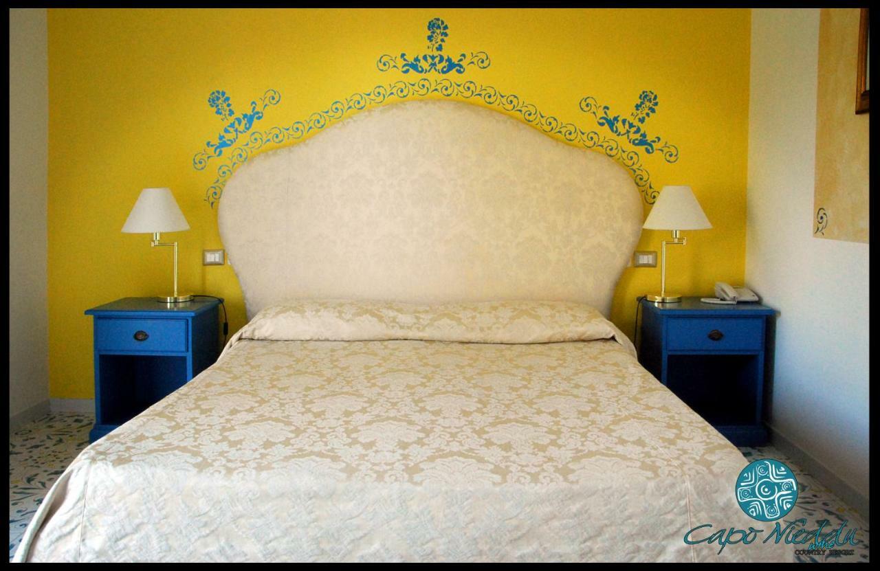 Country Resort Capo Nieddu Santa Caterina Di Pittinuri  Luaran gambar