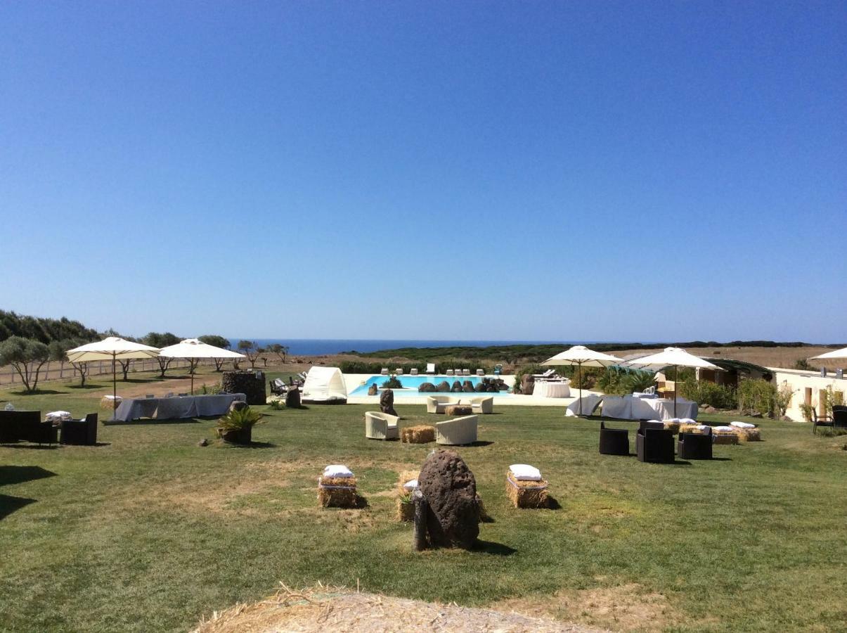 Country Resort Capo Nieddu Santa Caterina Di Pittinuri  Luaran gambar
