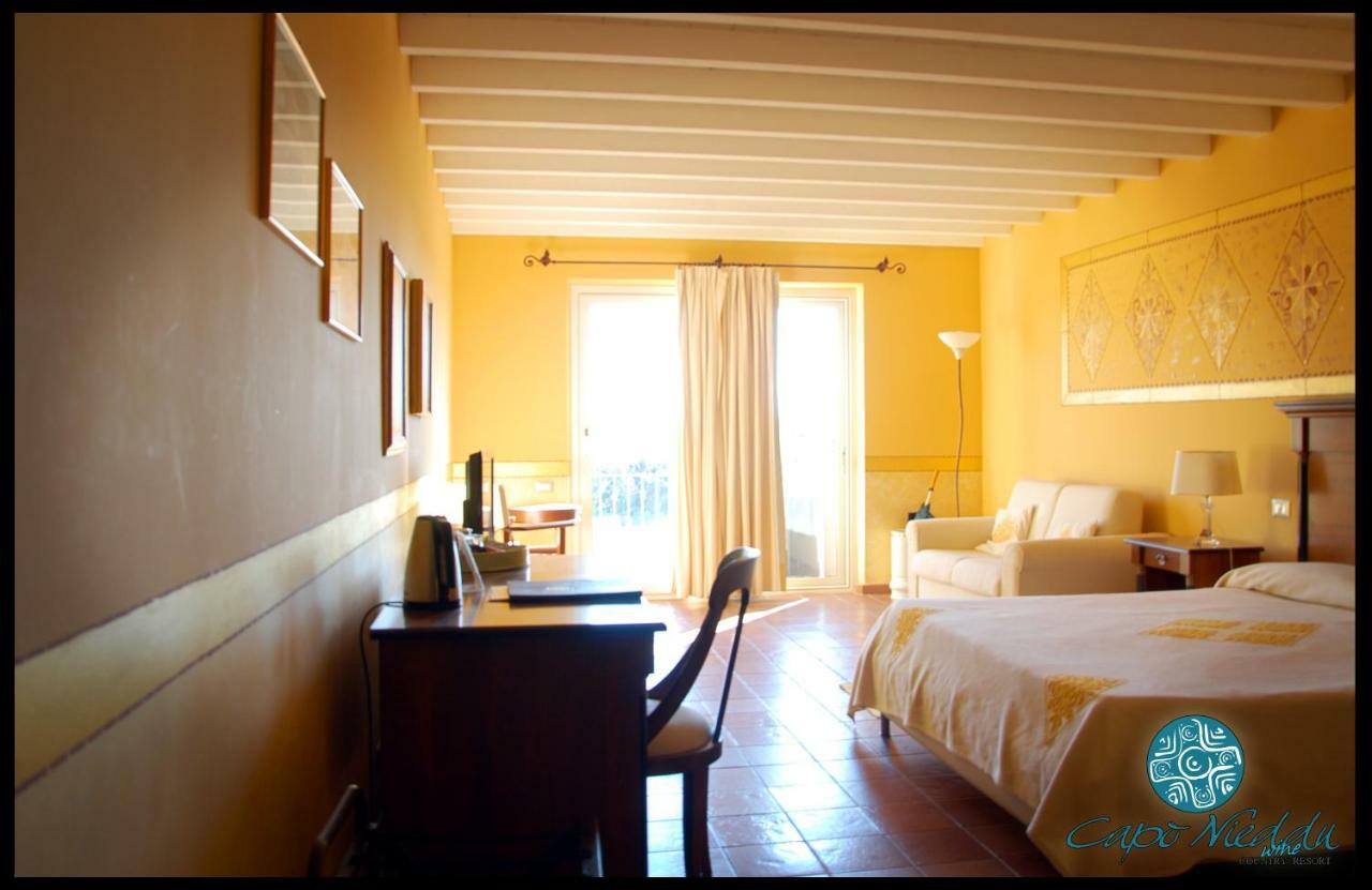 Country Resort Capo Nieddu Santa Caterina Di Pittinuri  Luaran gambar